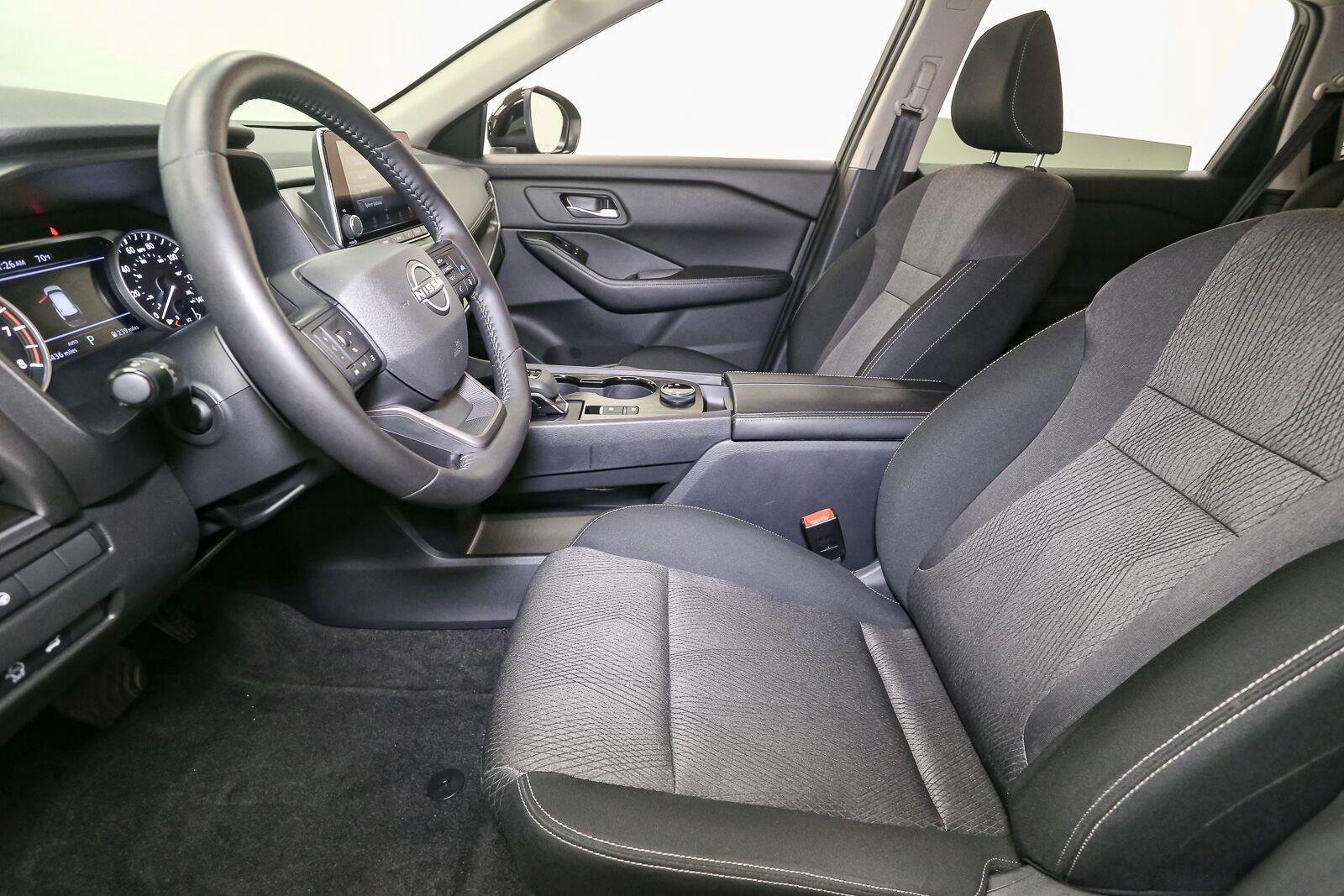 Used 2026 Super Black Nissan SV image 42