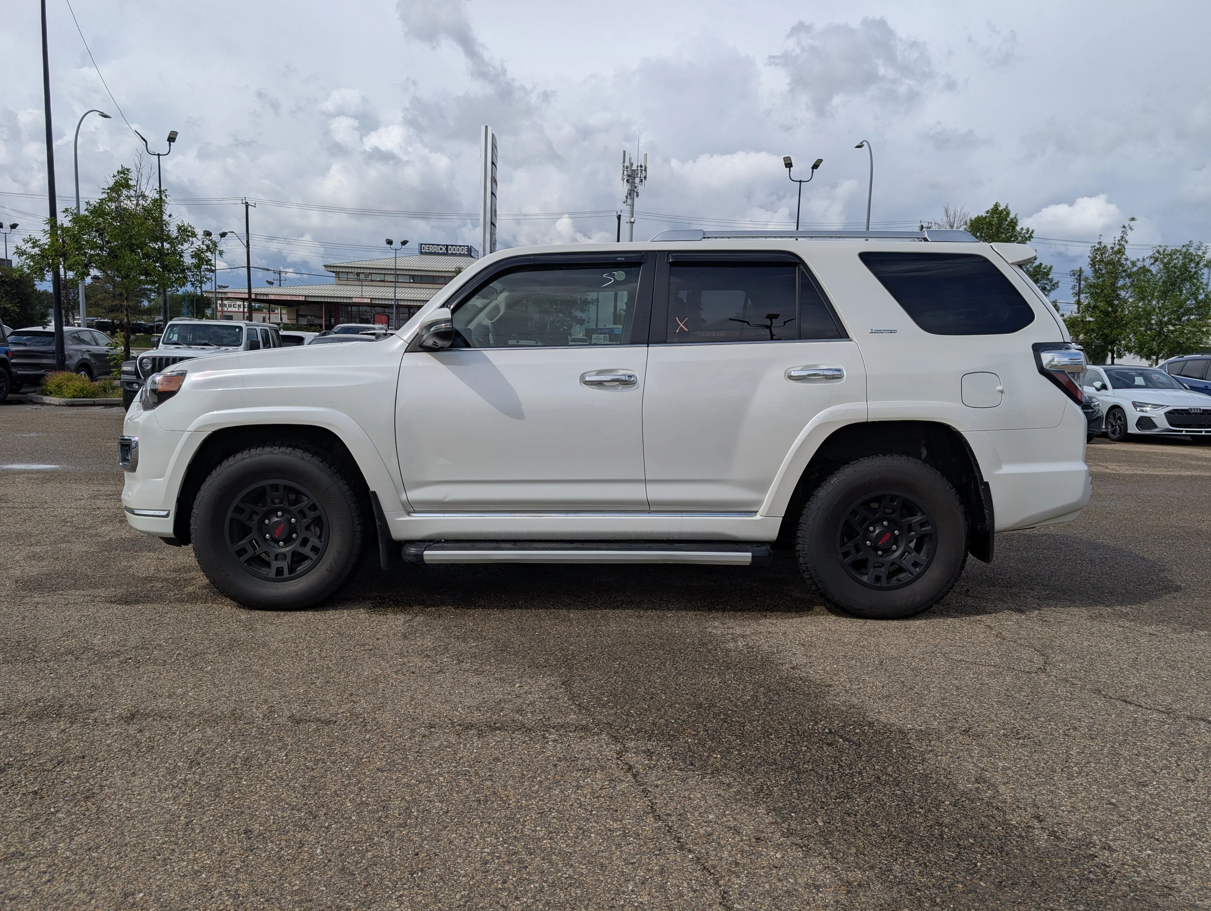 Used 2023 Blizzard Pearl Toyota LIMITED image 3
