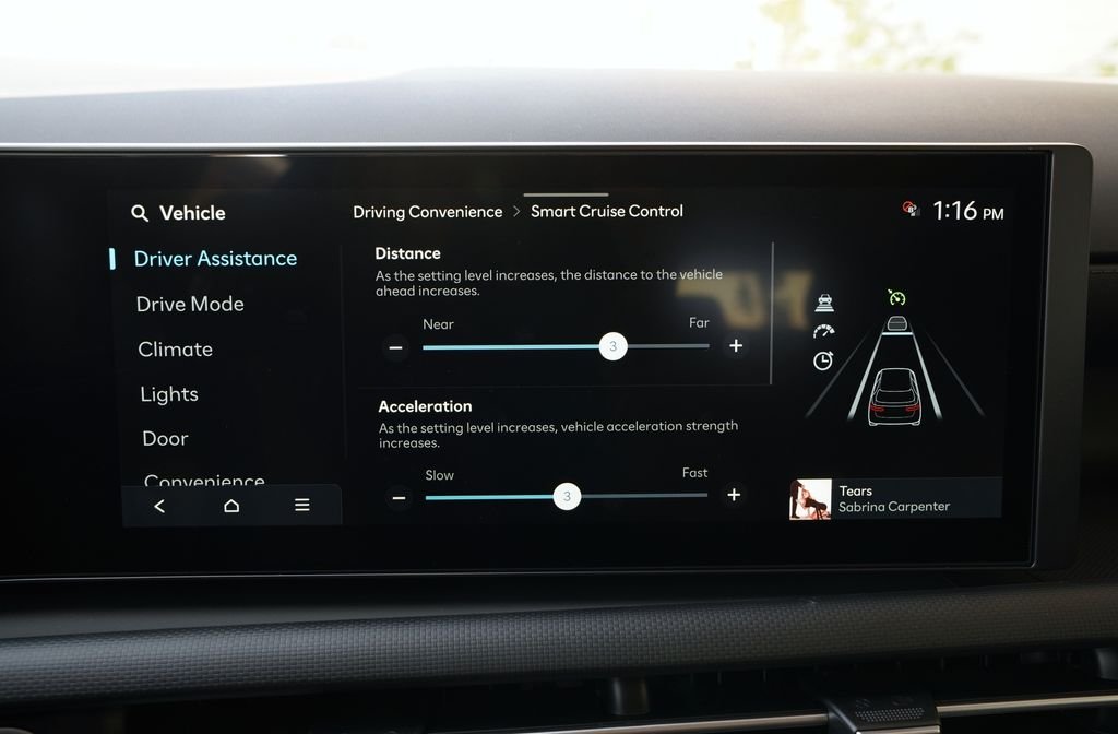 New 2026 Phantom Black Hyundai SE image 33