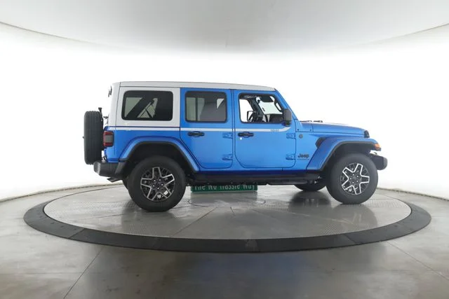 New 2026 Hydro Blue Pearl-Coat Exterior Paint Jeep Sahara image 6