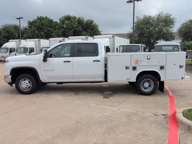 New 2026 Summit White Chevrolet Work Truck image 24