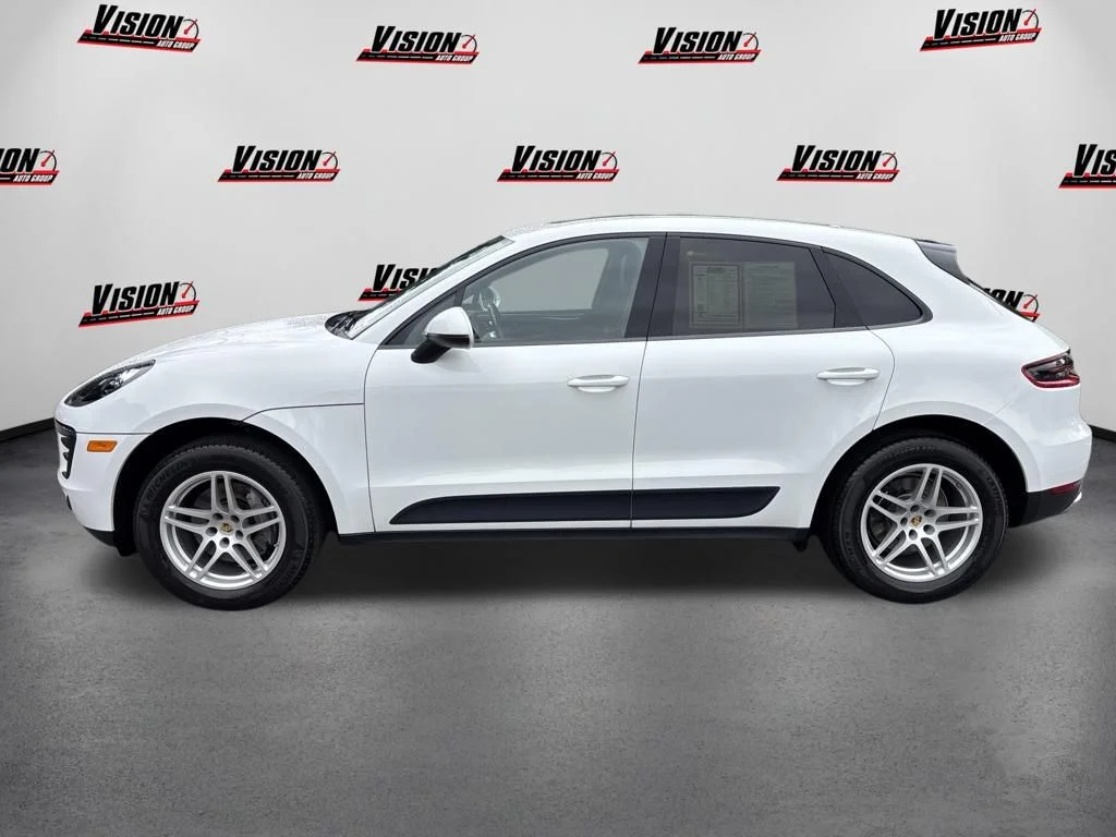 Used 2017 White Porsche Base image 8
