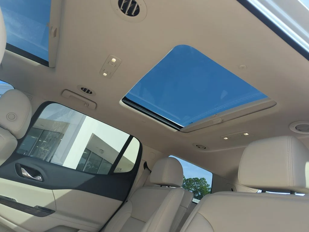 Used 2021 White GMC Denali image 32