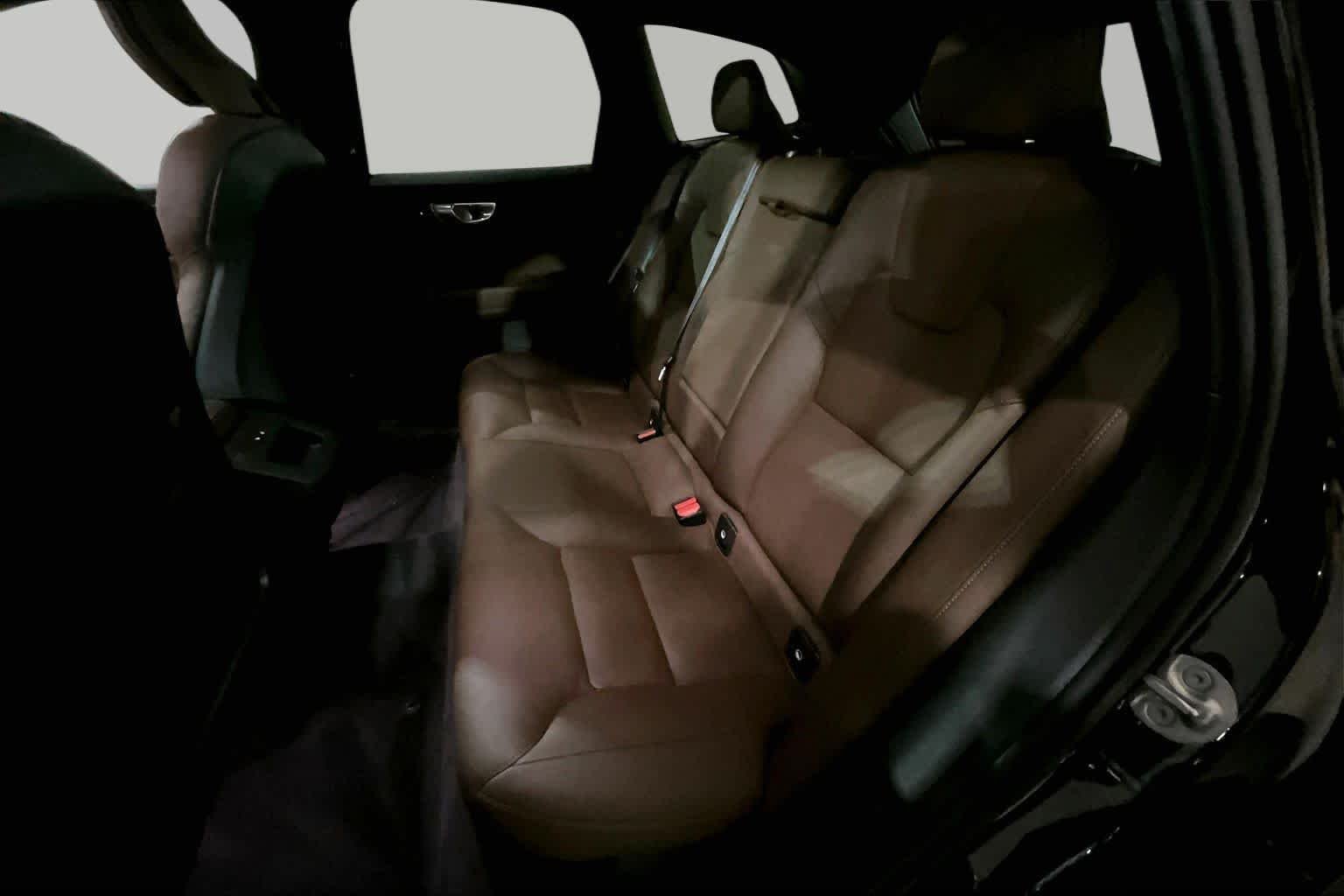 Used 2023 BLACK Volvo Plus Bright Theme image 20