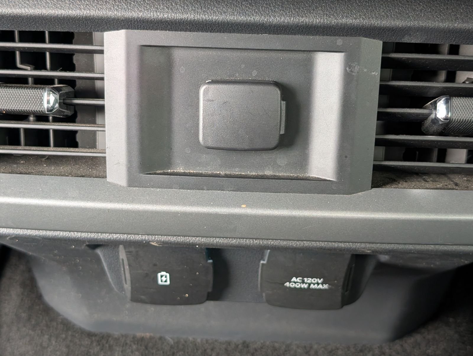 Used 2022 Agate Black Metallic Ford Lariat image 34