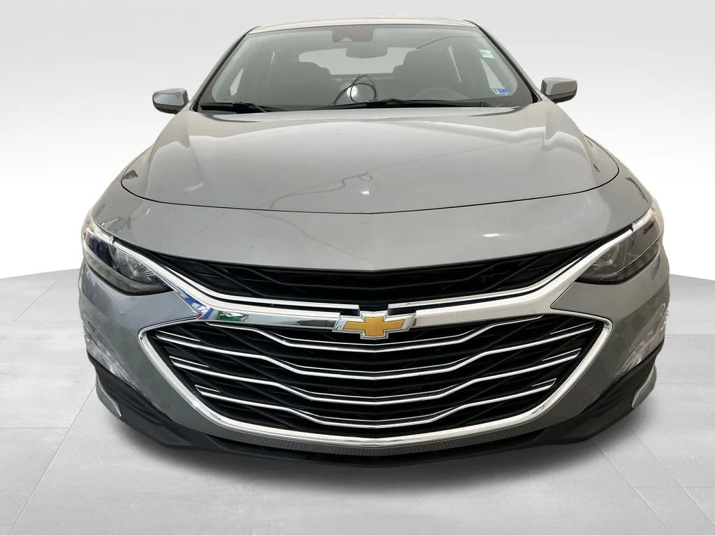Used 2024 Gray Chevrolet LT image 9