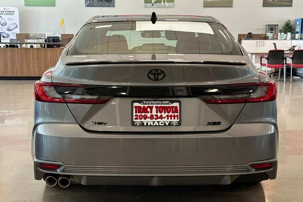 New 2026 Heavy Metal with Midnight Black Metallic roof <sup>1</sup> Toyota  XSE image 7
