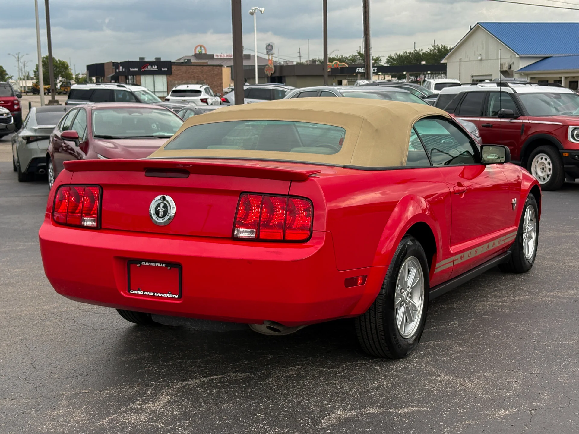Used 2009 Red Ford V6 image 14