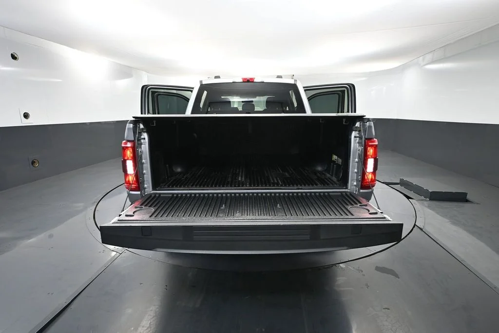 Used 2022 Silver Ford XLT image 33