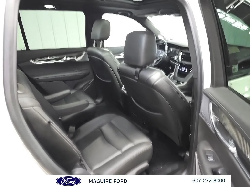 Used 2021 White Cadillac Sport image 21