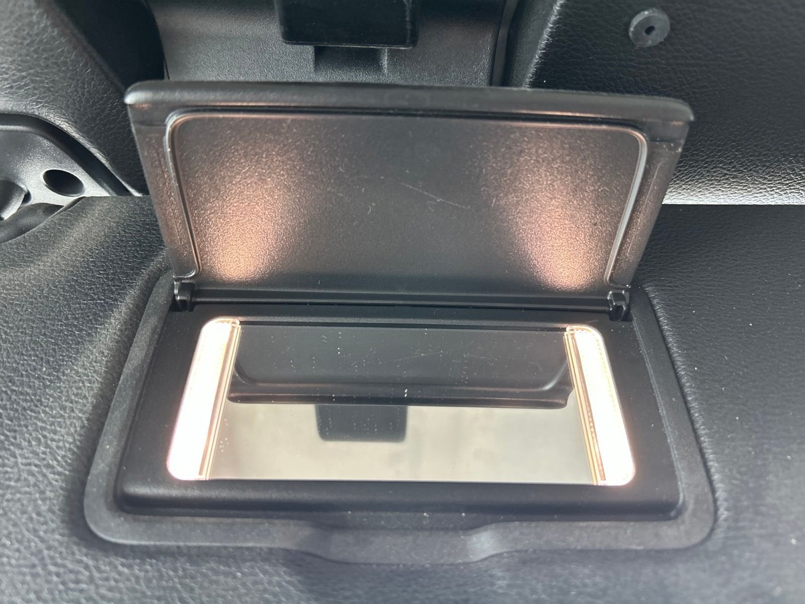 Used 2024 White Jeep Sport S image 33