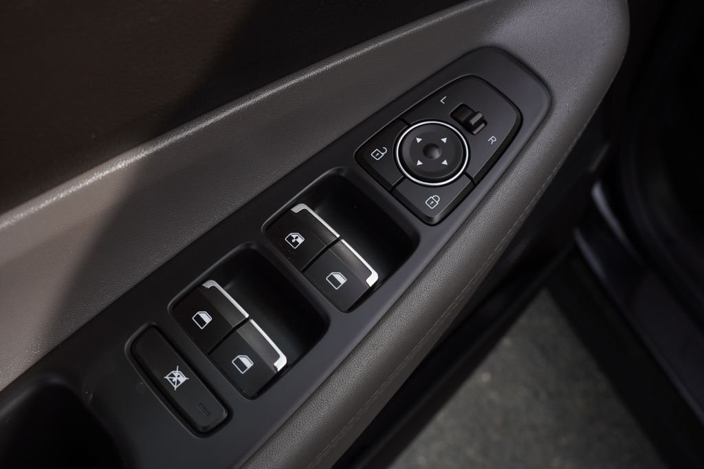 Certified Used 2020 Black Hyundai SE image 15