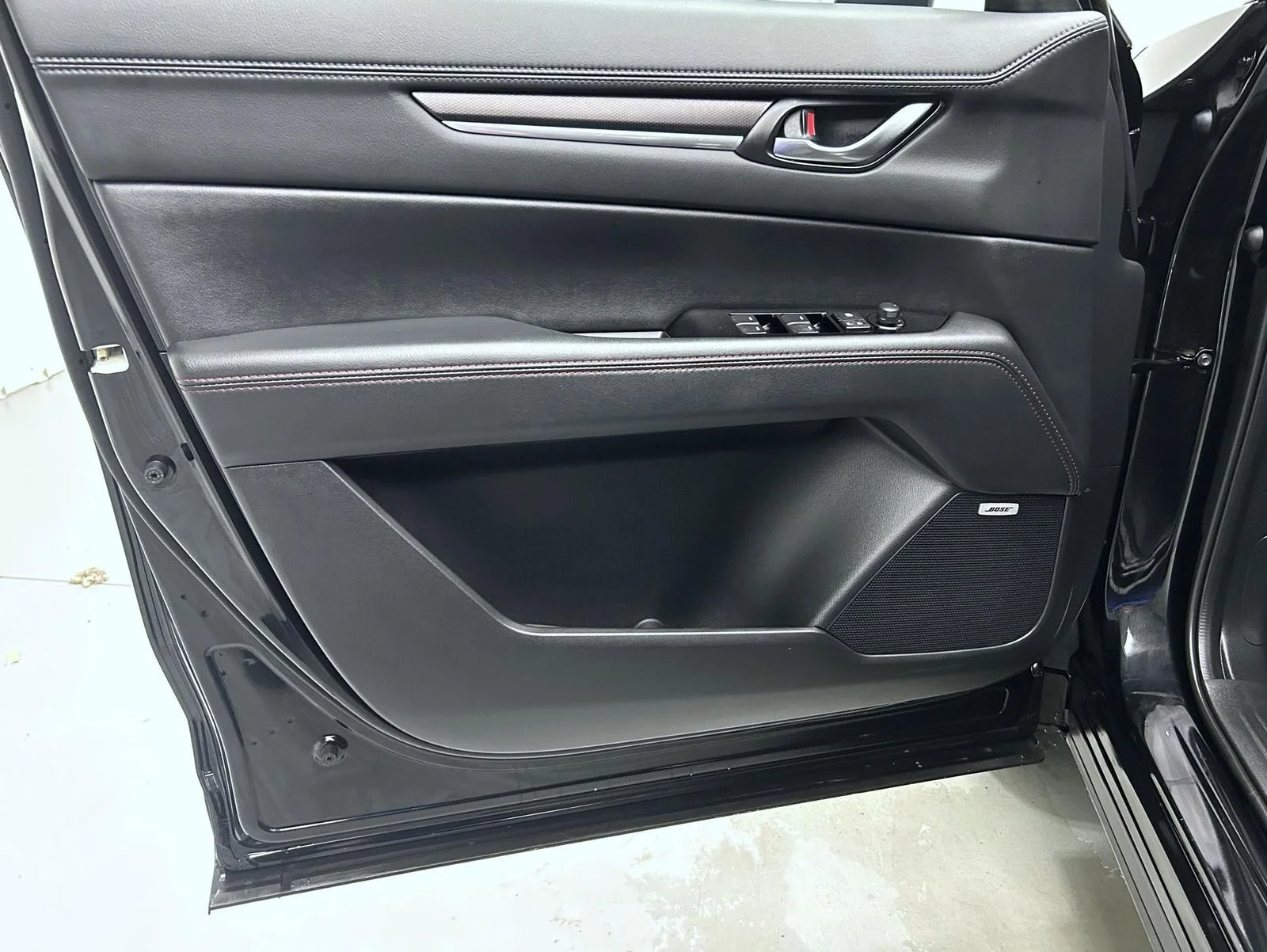 Used 2025 Black Mazda 2.5 S Carbon Edition image 9