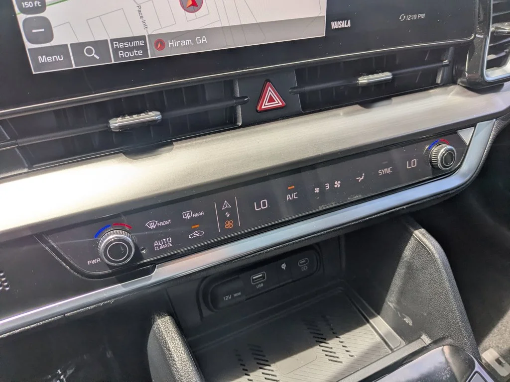 Used 2025 Everlasting Silver Kia EX image 18