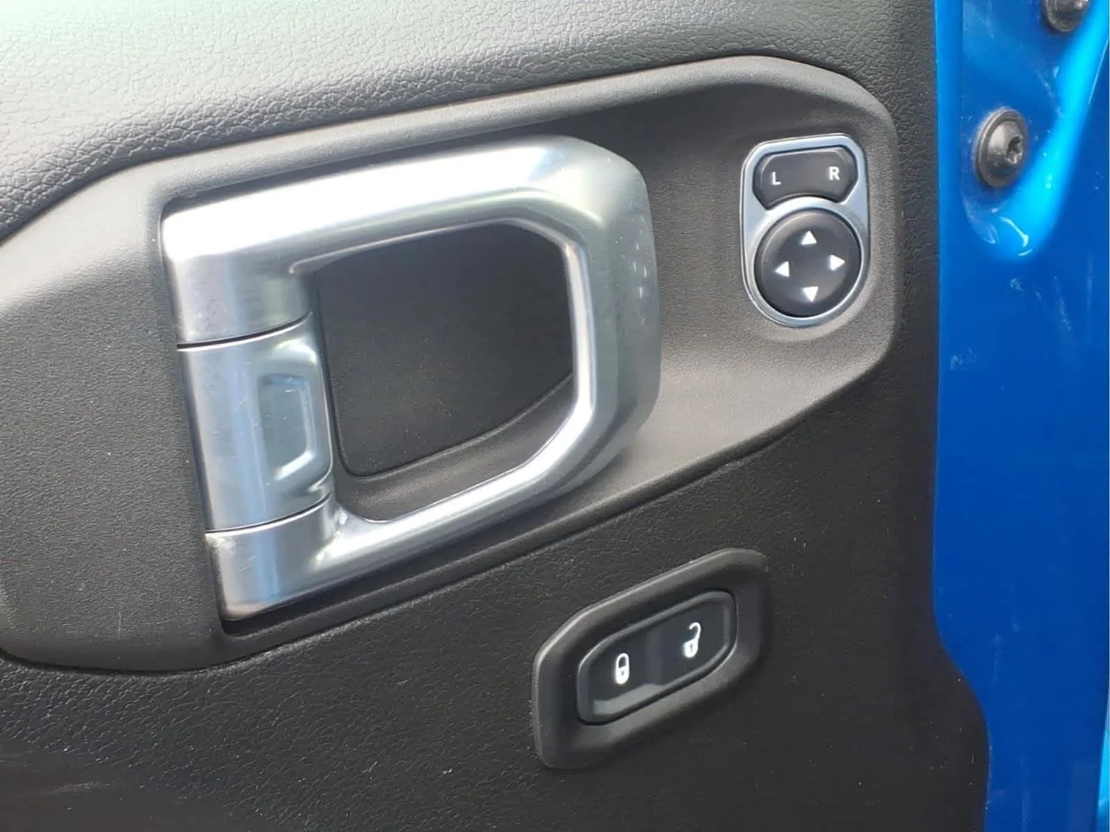 Used 2021 Hydro Blue Pearlcoat Jeep Unlimited Rubicon image 18