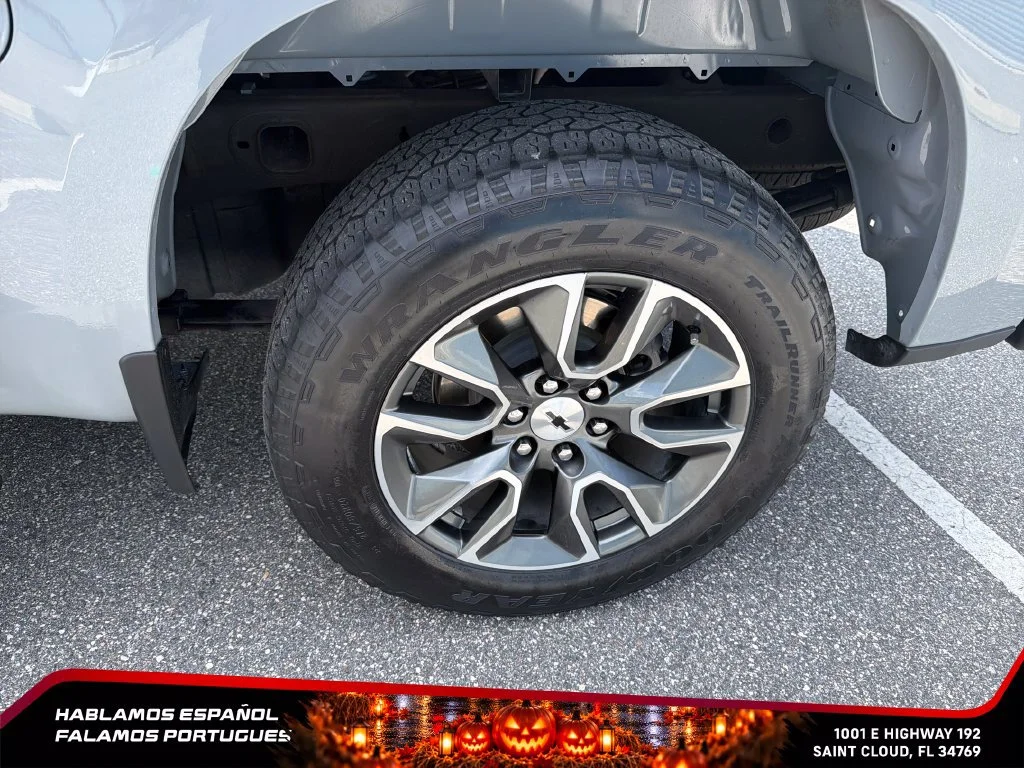 Used 2024 Slate Gray Metallic Chevrolet RST image 11