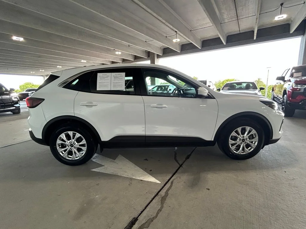 Used 2023 Oxford White Ford Active image 6