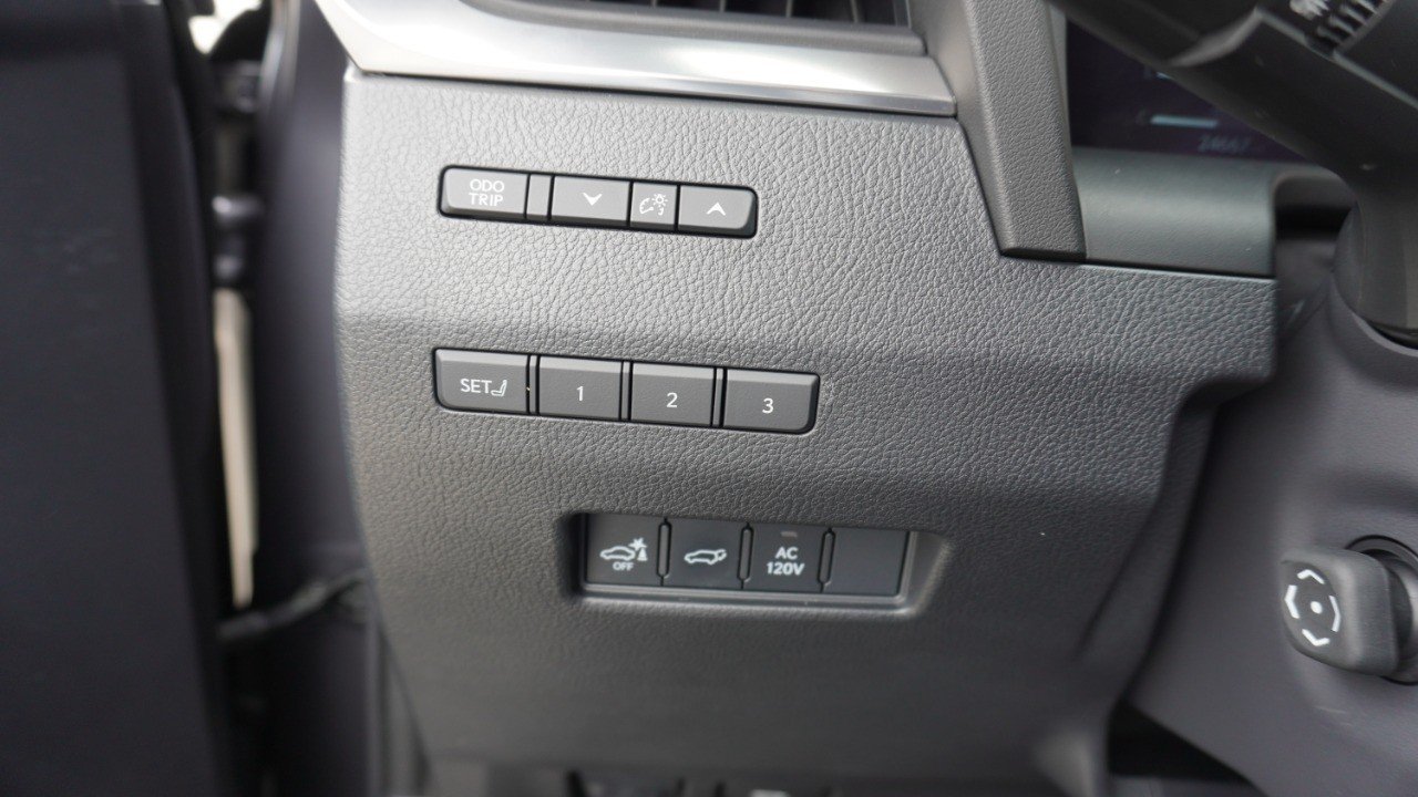 Used 2024 Gray Lexus GX 550 Luxury image 21