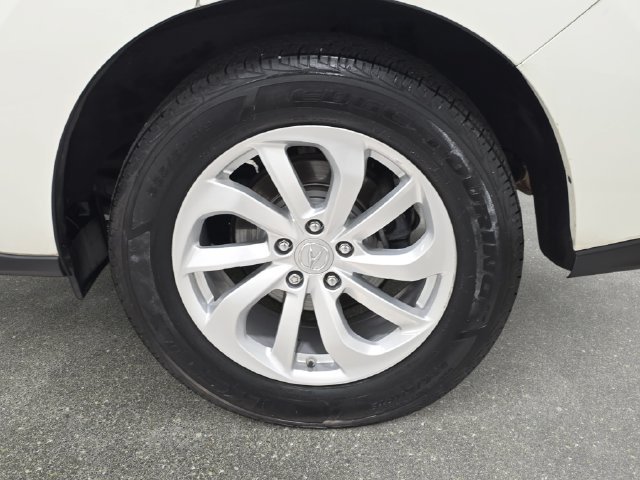 Used 2018  Acura Technology Package image 30