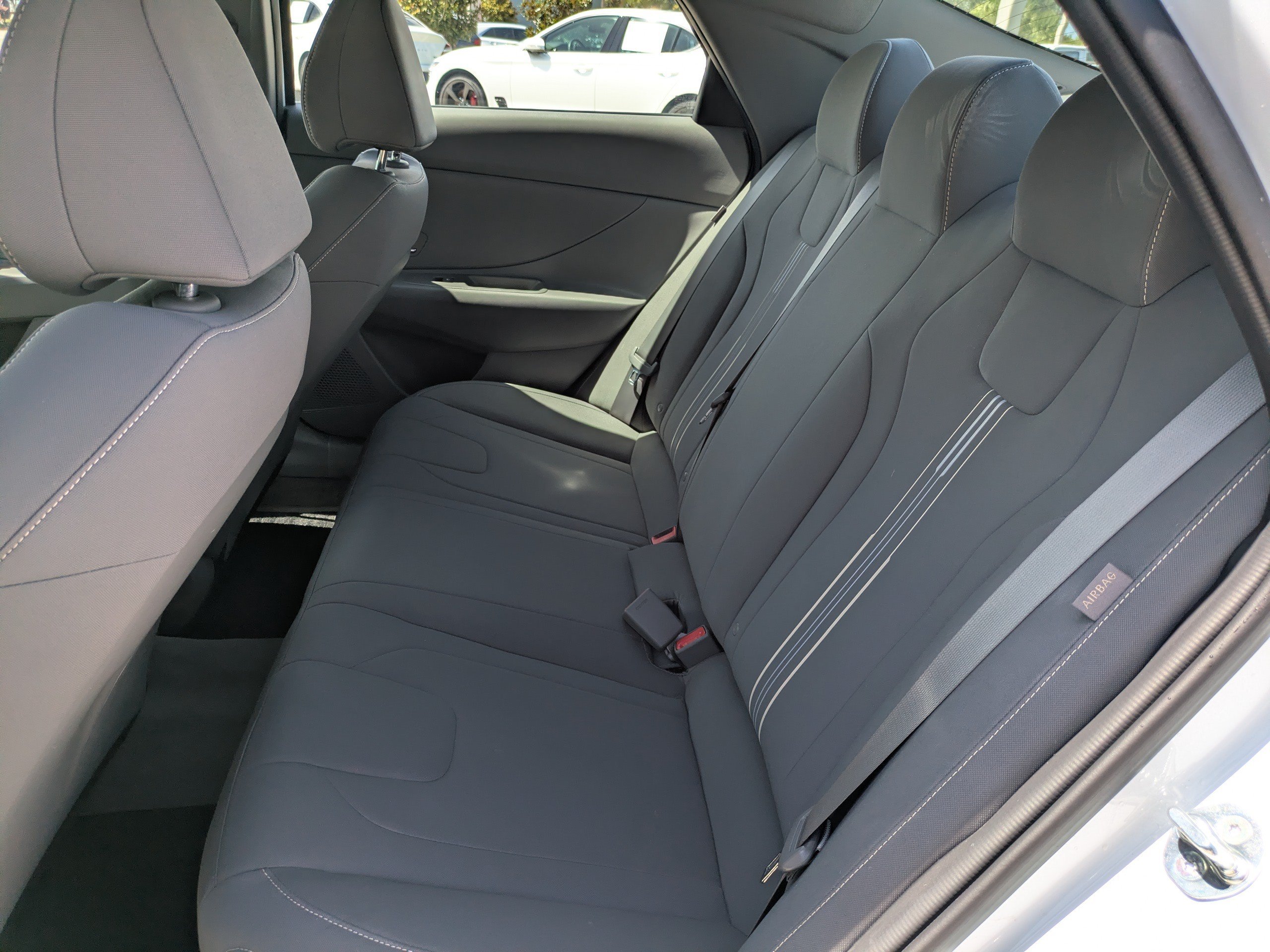 2024 Hyundai Elantra Blue - Photo 12