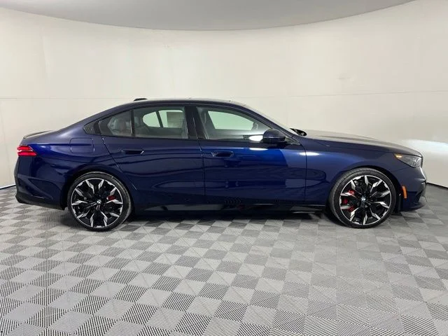 New 2027 Tanzanite Blue II Metallic BMW 540i xDrive image 8