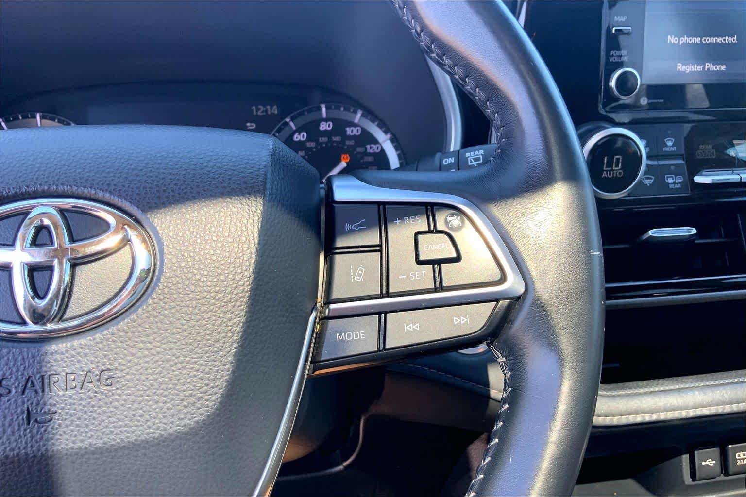 Used 2020 Magnetic Gray Metallic Toyota XLE image 25