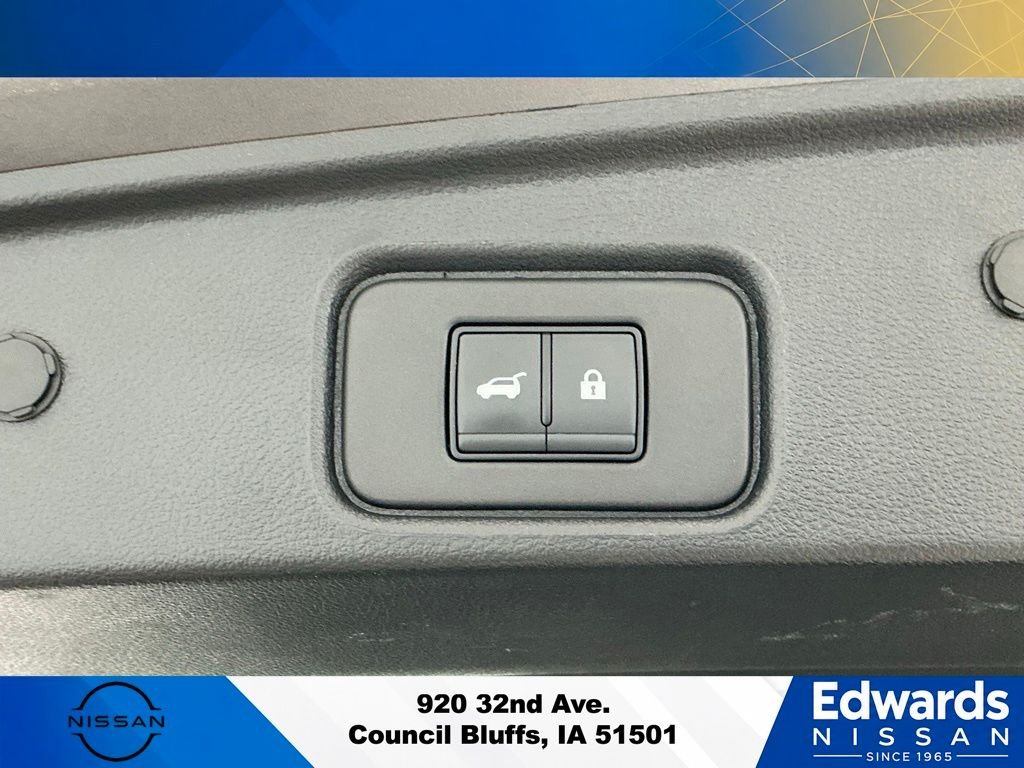 Used 2025 Gray Nissan SL image 12