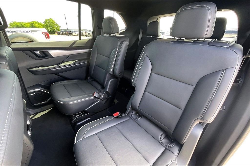Used 2025 White Buick Preferred image 19