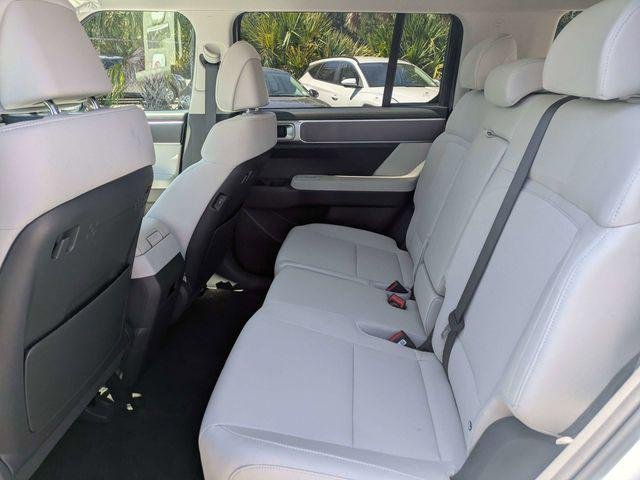 New 2026 White Hyundai SE image 14