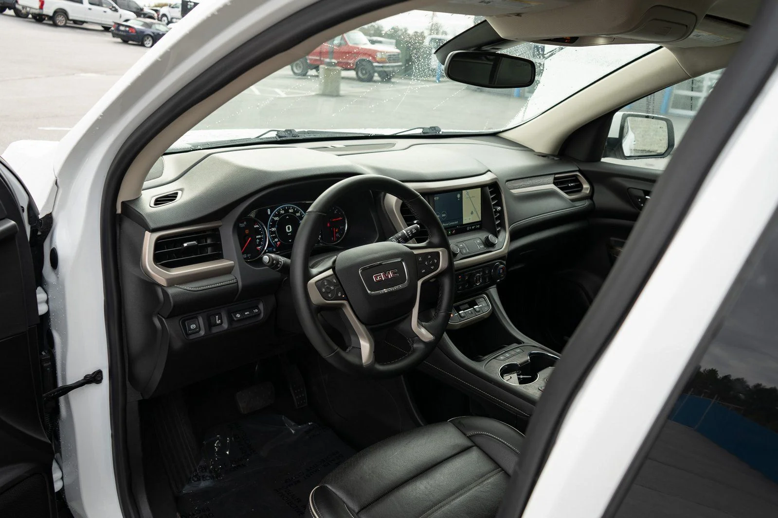 Used 2023 White GMC Denali image 13