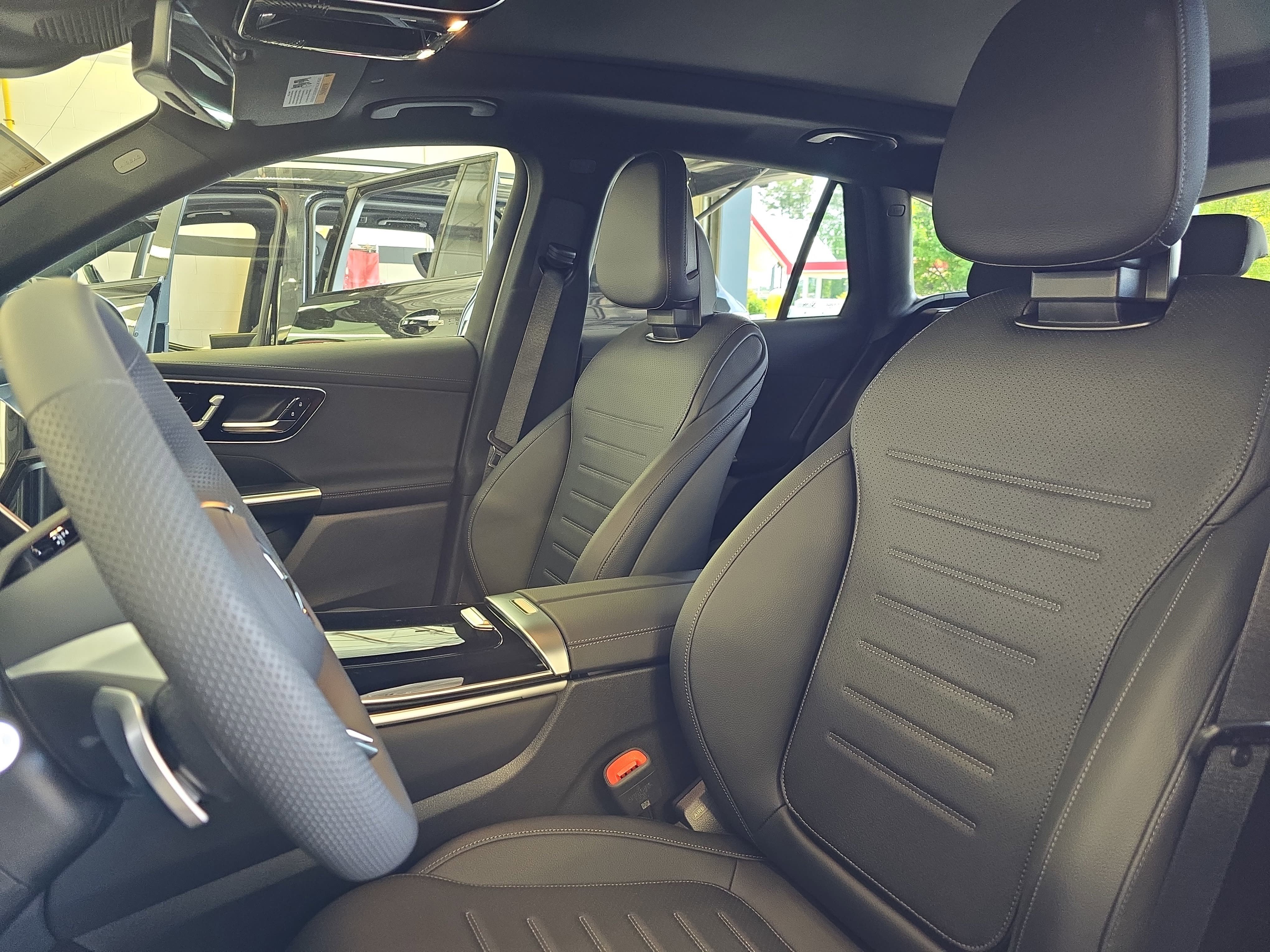 New 2026 Graphite Grey Metallic Mercedes-Benz GLC300 image 16