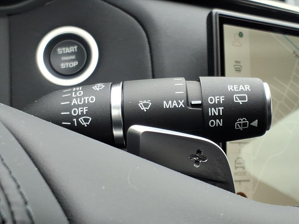 New 2026 Fuji White LAND ROVER Dynamic SE image 13