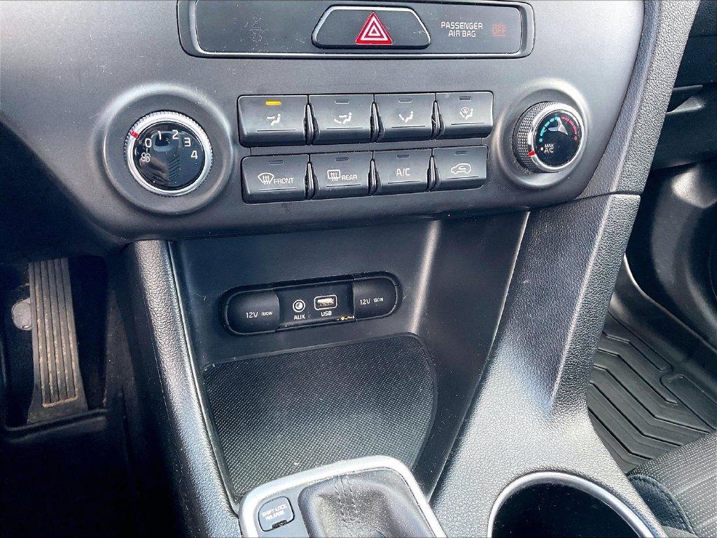 Used 2018 Black Cherry Kia LX image 24