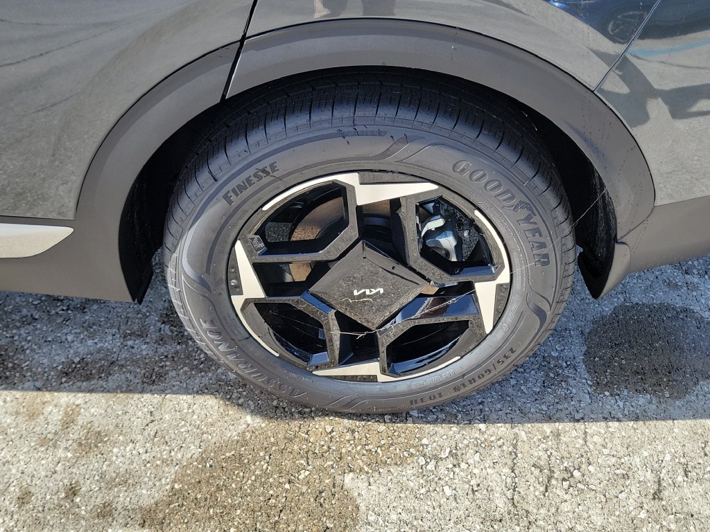 New 2026 Gravity Gray Kia EX image 38