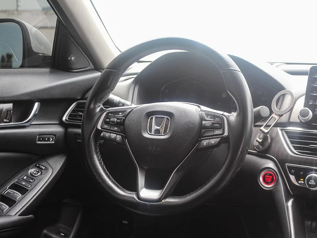 Used 2020 Platinum White Pearl Honda Touring 2.0T image 16