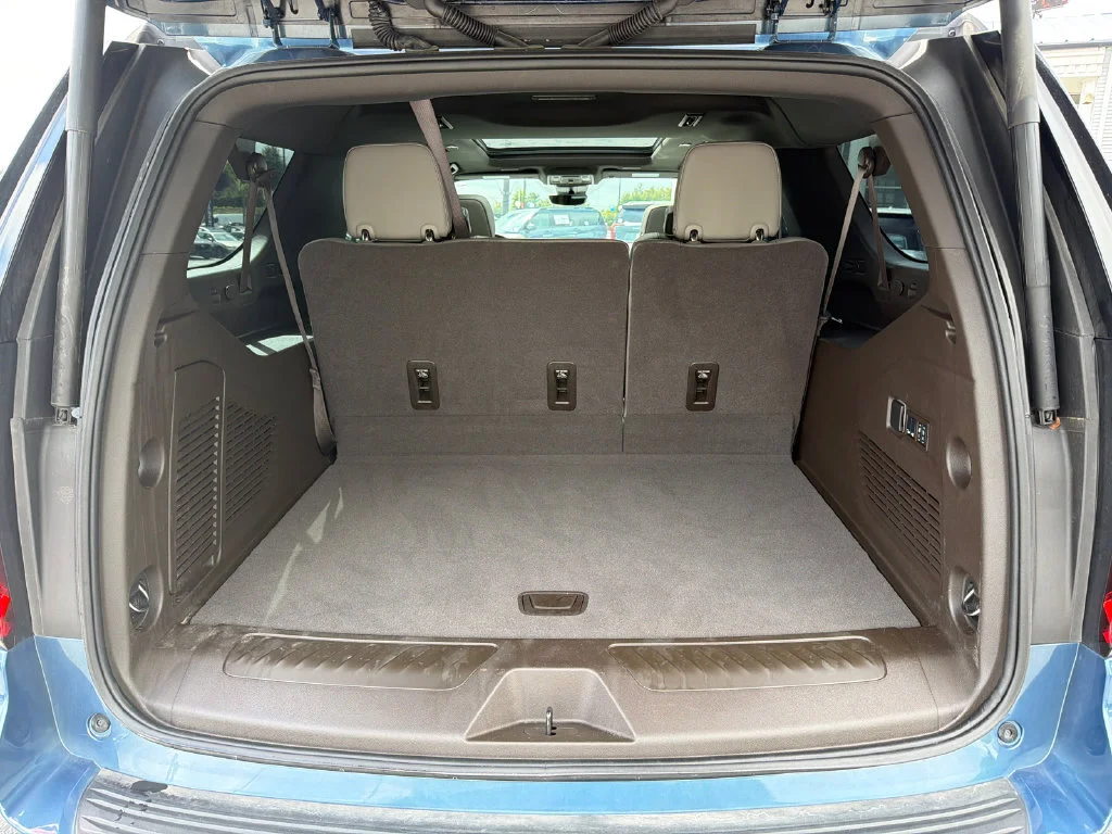Used 2025 Blue GMC Elevation image 18