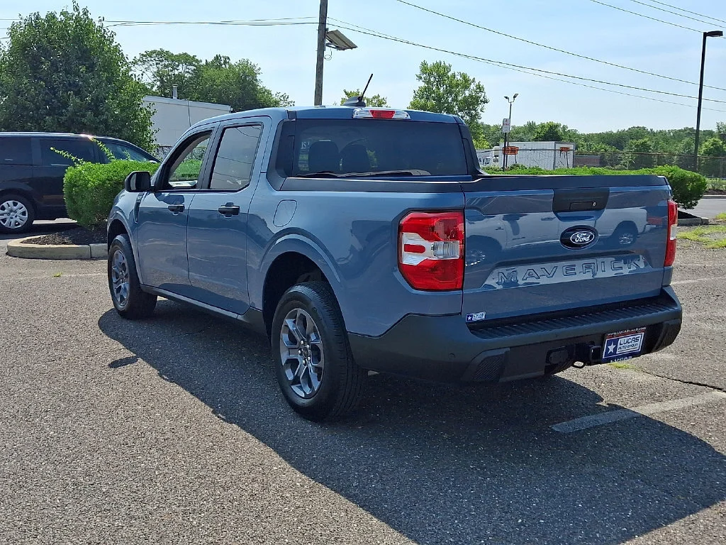 Used 2025 Gray Ford XLT image 9
