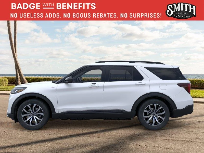 New 2026 Star White Metallic Tri-Coat Ford ST-Line image 4