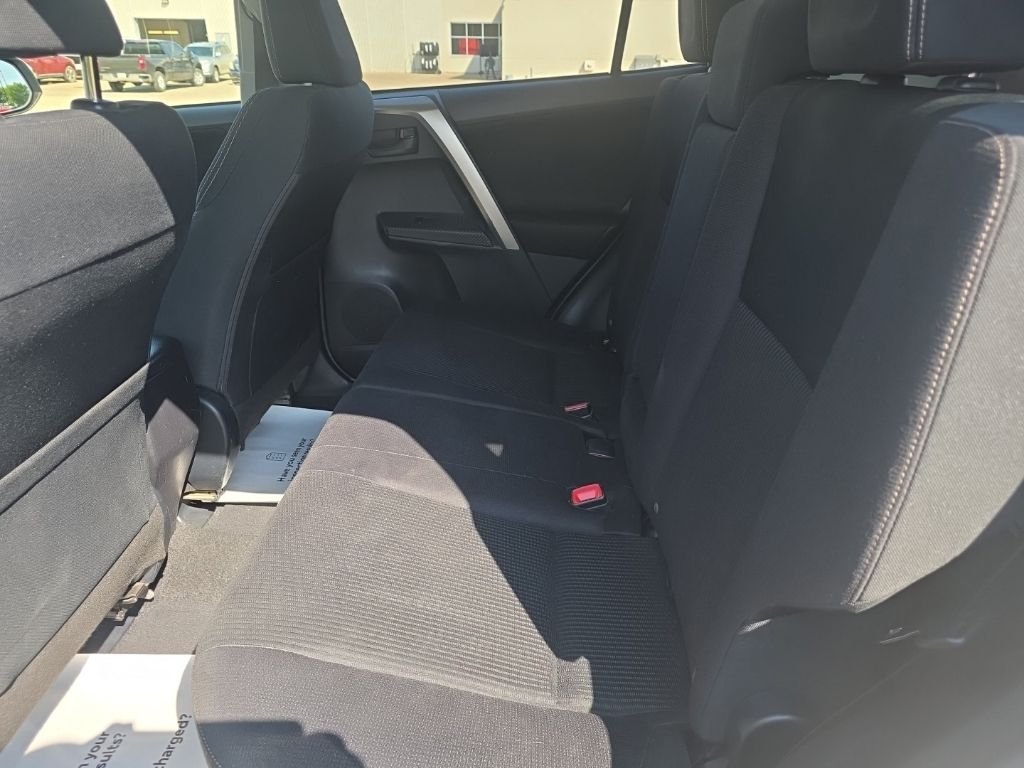 Used 2013 White Toyota XLE image 23