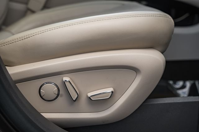 Used 2019 Brown Metallic Lincoln Reserve image 35