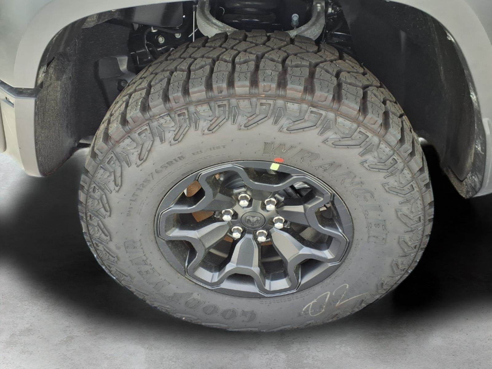 New 2026 Diamond Black Crystal Pearl-Coat Exterior Paint RAM RHO image 5