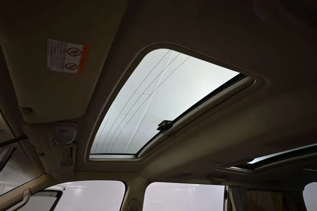 Used 1999 White Toyota Limited image 20