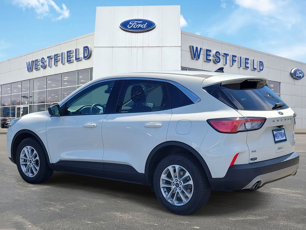 Certified Used 2022 White Ford SE image 3