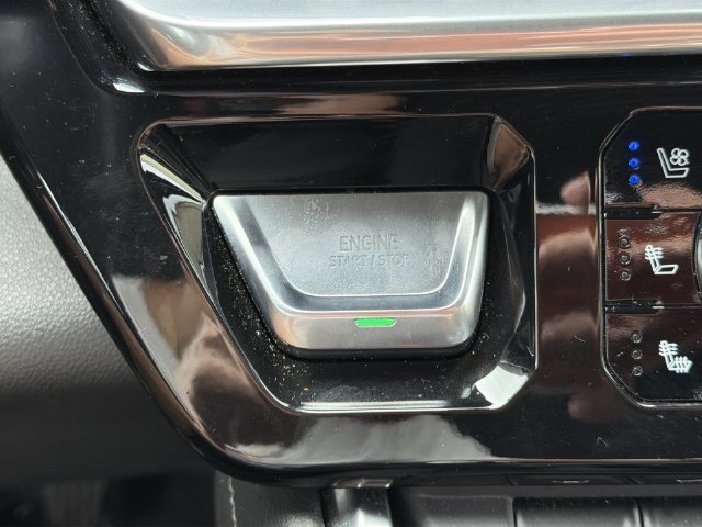 Used 2023  GMC Denali image 26