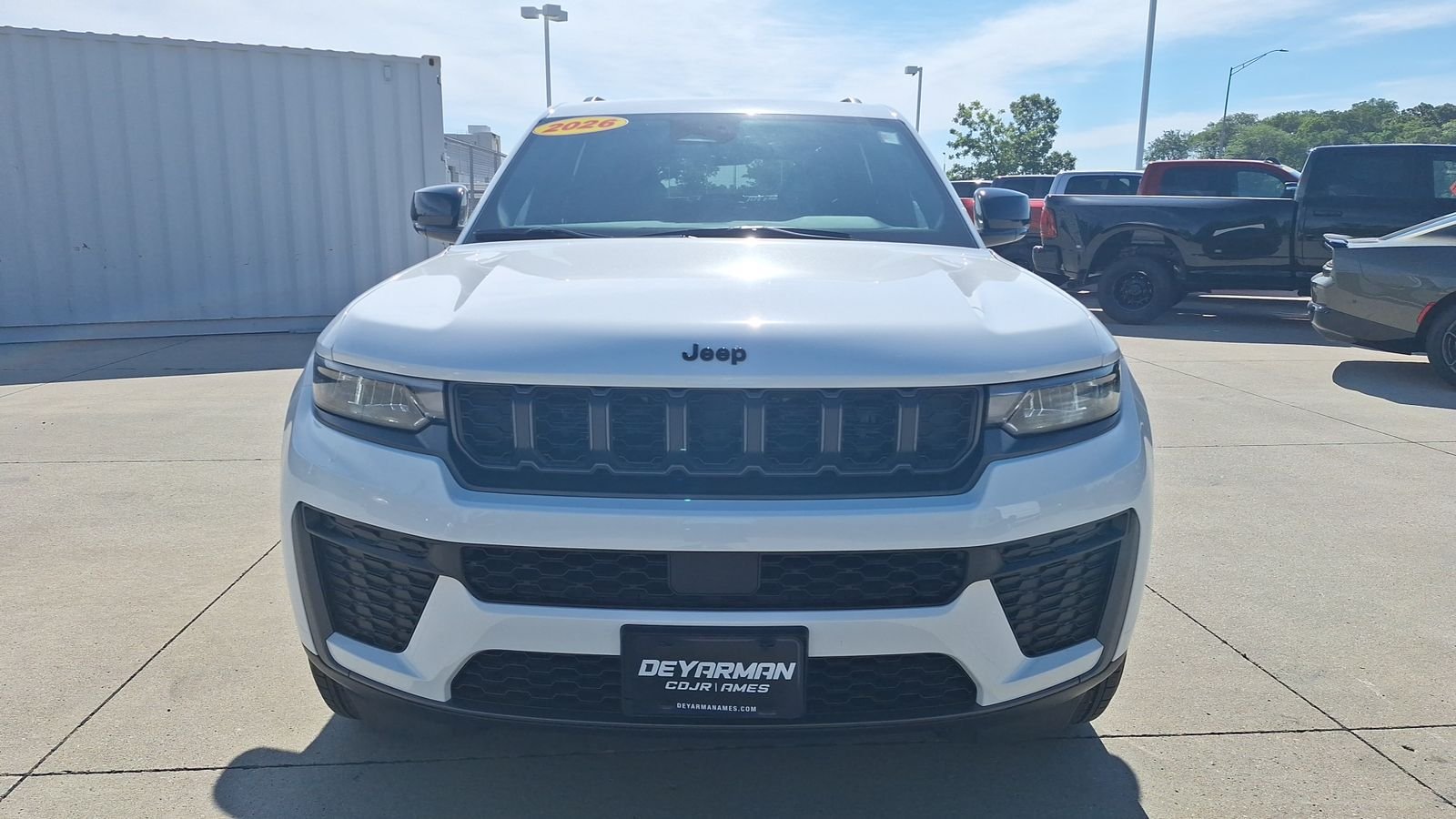 New 2026 Bright White Clear-Coat Exterior Paint Jeep Altitude image 9