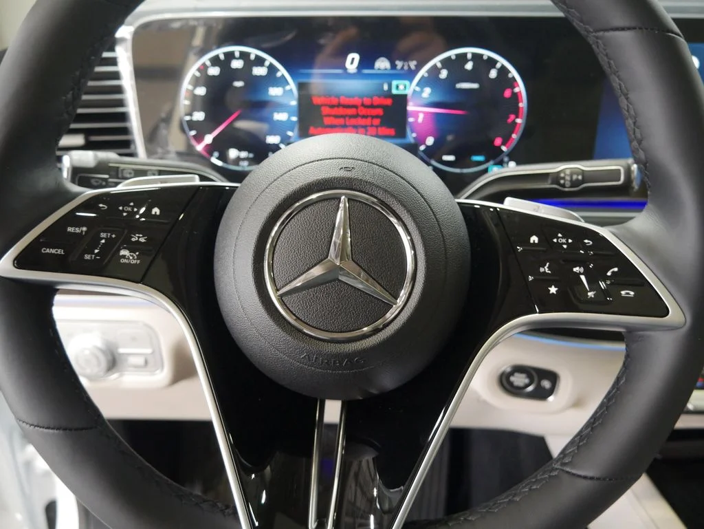 New 2026 Polar White Mercedes-Benz GLS 450 image 38