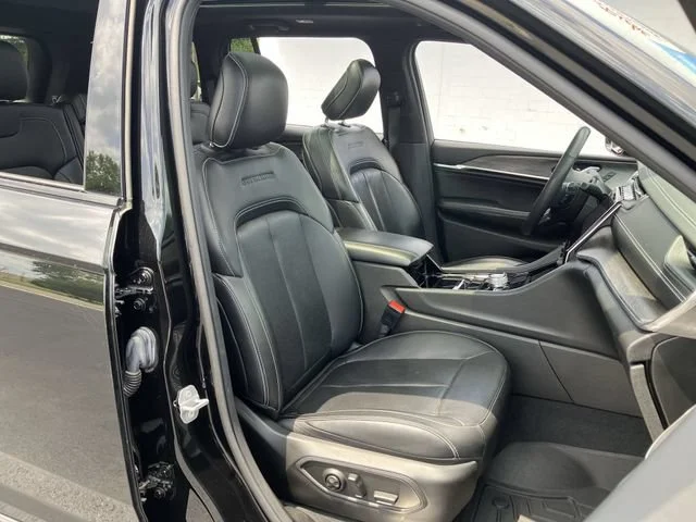 Used 2023 Black Jeep Overland 4x4 image 28