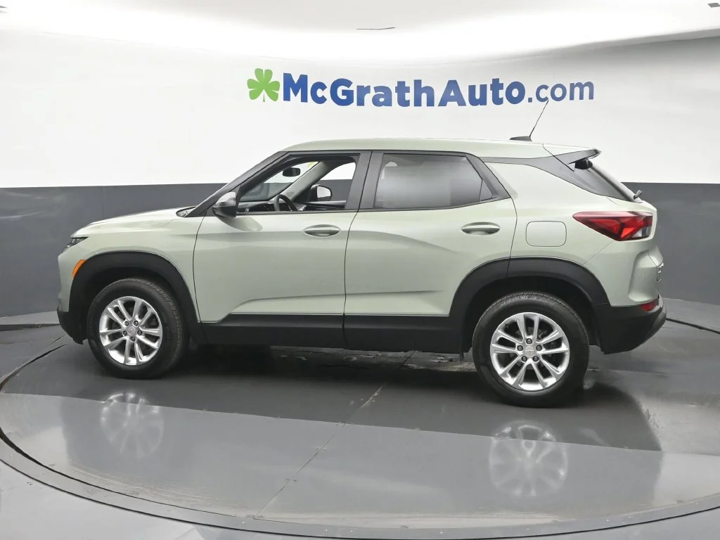 Used 2025 Green Chevrolet LS image 22