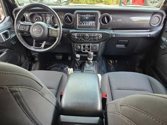 Used 2022 Black Jeep Unlimited Sport Altitude image 14