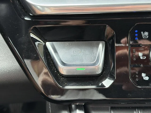 Used 2023  GMC Denali image 26